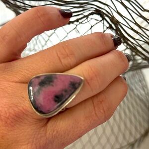 🪶 Whimsical Rhodonite genuine gemstone 8.5 ring 🩷 Chakra